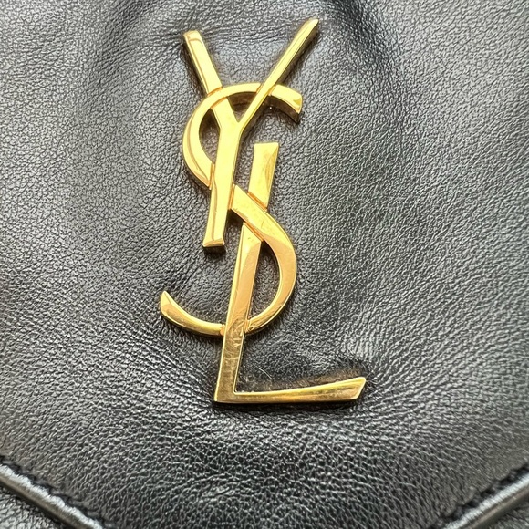 Yves Saint Laurent Envelope Crossbody Bag - Picture 4 of 17